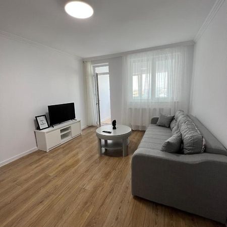 Sunny Apartment Center Suceava Esterno foto