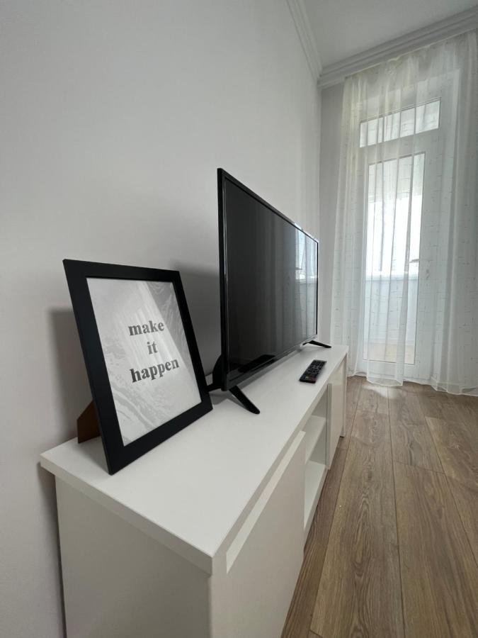 Sunny Apartment Center Suceava Esterno foto