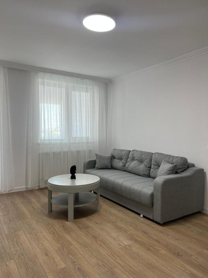 Sunny Apartment Center Suceava Esterno foto
