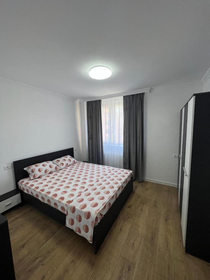Sunny Apartment Center Suceava Esterno foto