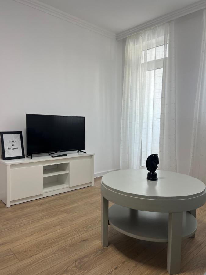 Sunny Apartment Center Suceava Esterno foto