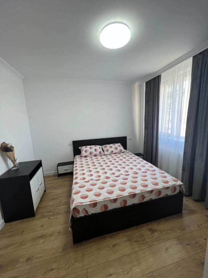 Sunny Apartment Center Suceava Esterno foto