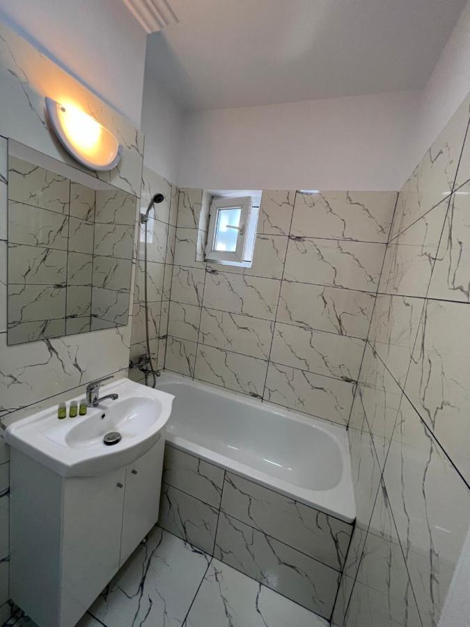 Sunny Apartment Center Suceava Esterno foto