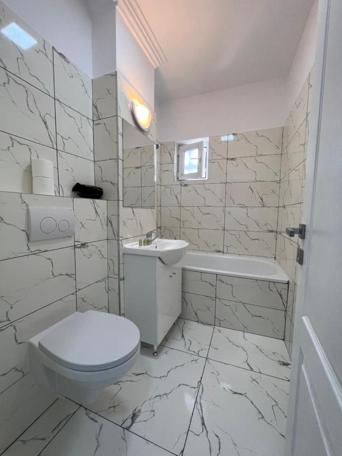 Sunny Apartment Center Suceava Esterno foto